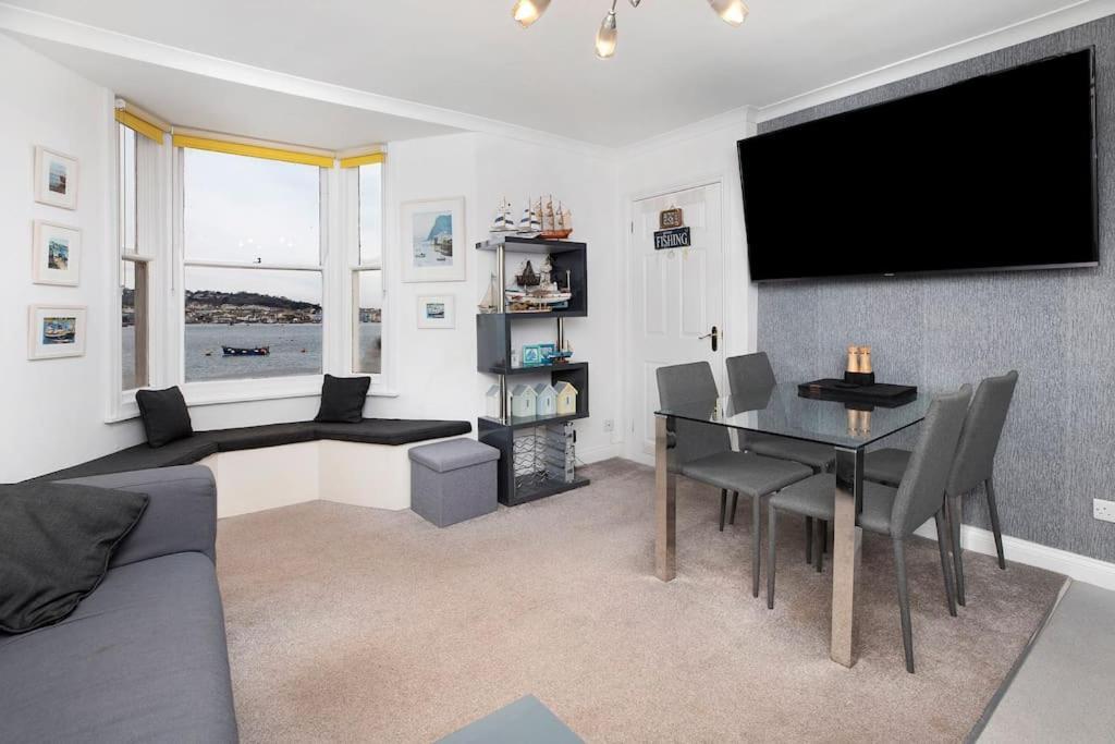 Beach Front Flat Shaldon With Parking 외부 사진