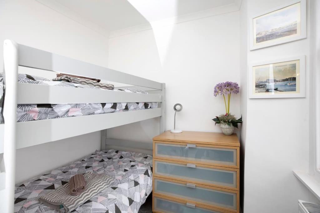 Beach Front Flat Shaldon With Parking 외부 사진